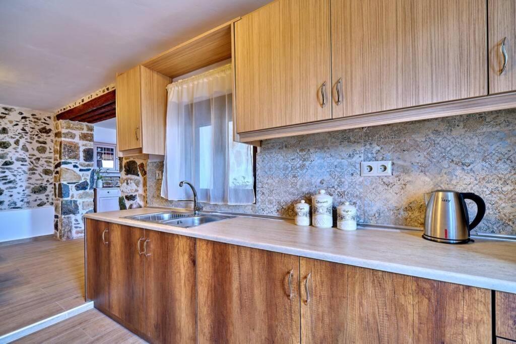 Maria'S Cozy Stonehouse Villa Kerames Екстериор снимка