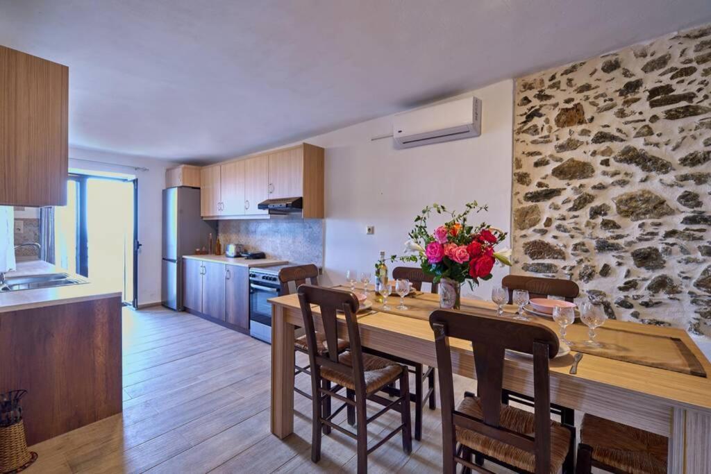Maria'S Cozy Stonehouse Villa Kerames Екстериор снимка